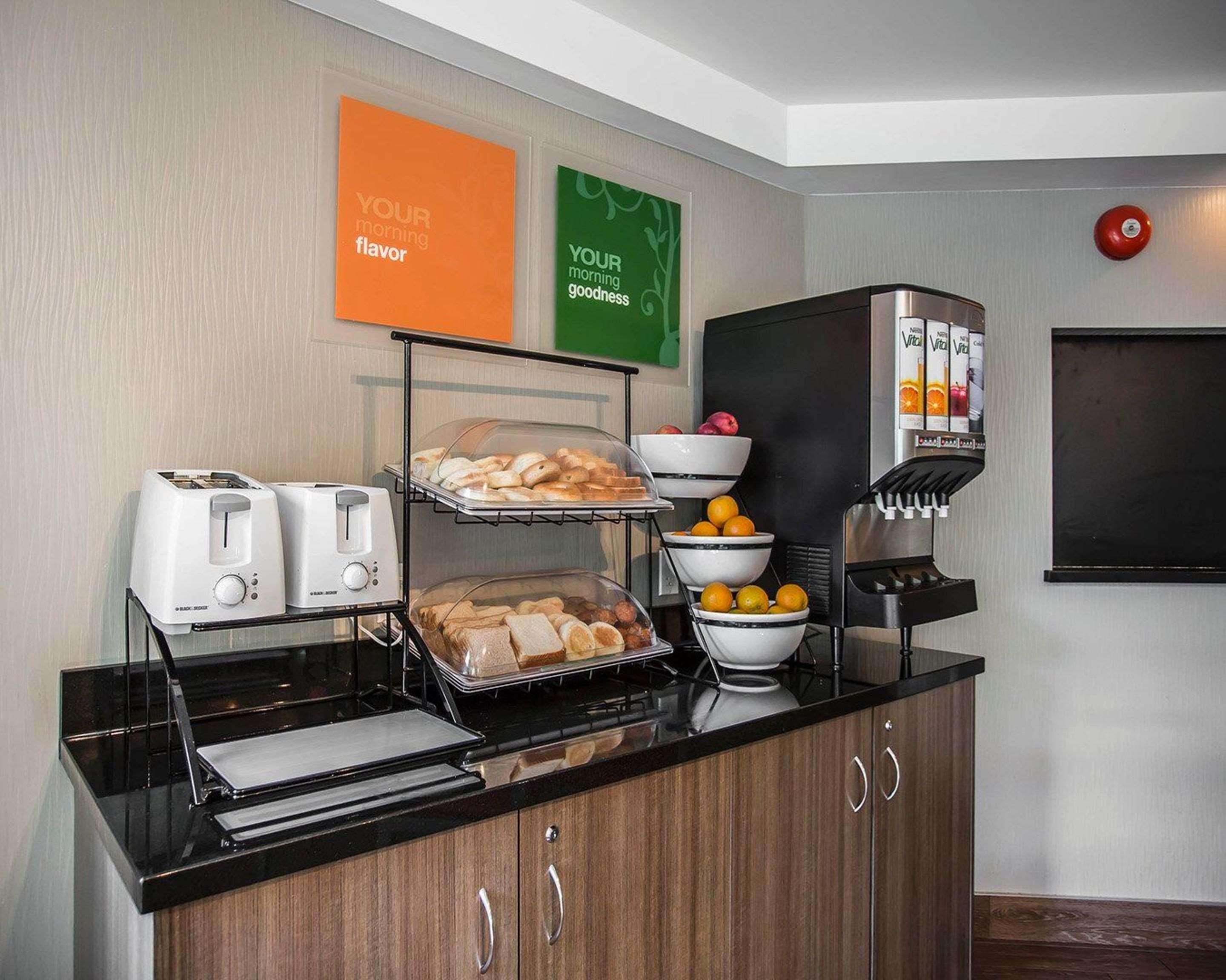 Comfort Inn West Ottawa Luaran gambar